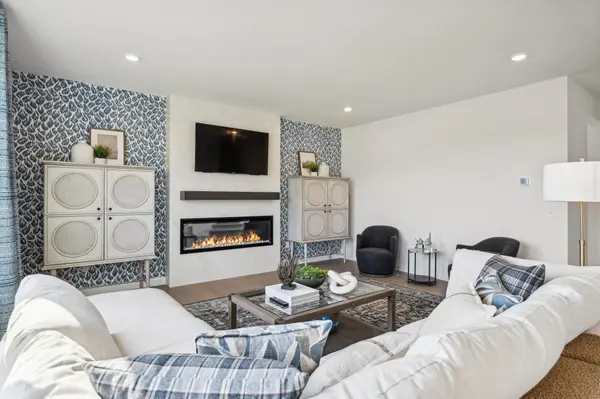 9481 Lydia LN, Elko New Market, MN 55020