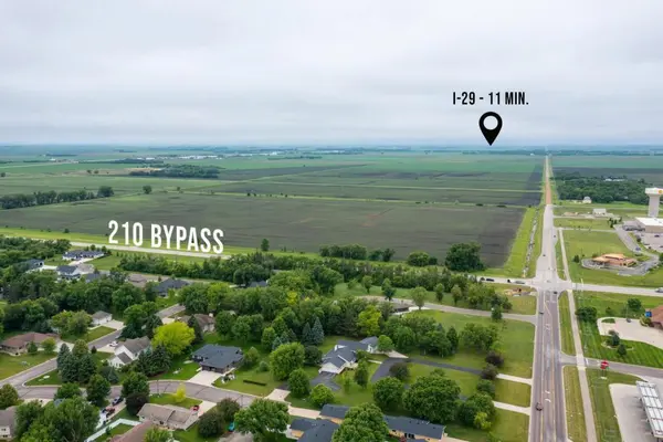 1487 EDGEWOOD CT, Wahpeton, ND 58075