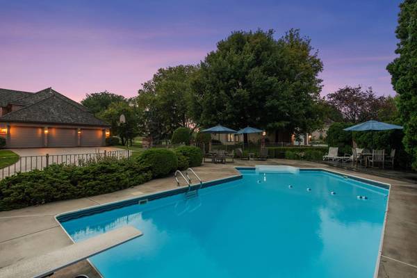 10500 Niblick LN, Eden Prairie, MN 55347
