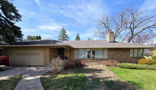 910 3rd AVE SW, Pipestone, MN 56164