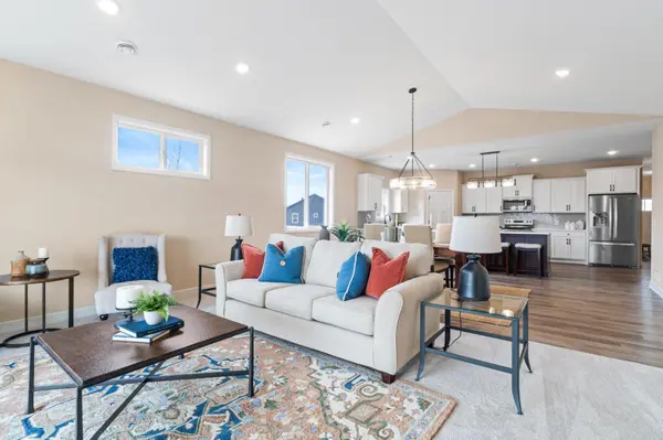 6701 Ridgewood DR, Cannon Falls, MN 55009