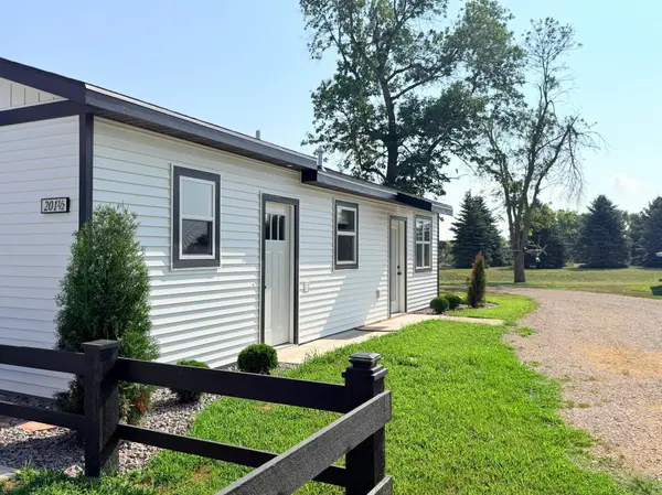 201 1/2 10th AVE SE, Pipestone, MN 56164