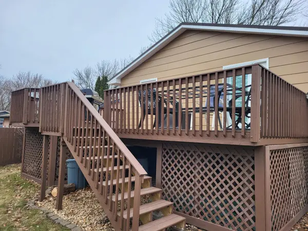 1714 Hodgson RD, North Mankato, MN 56003