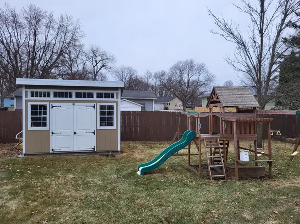 1714 Hodgson RD, North Mankato, MN 56003