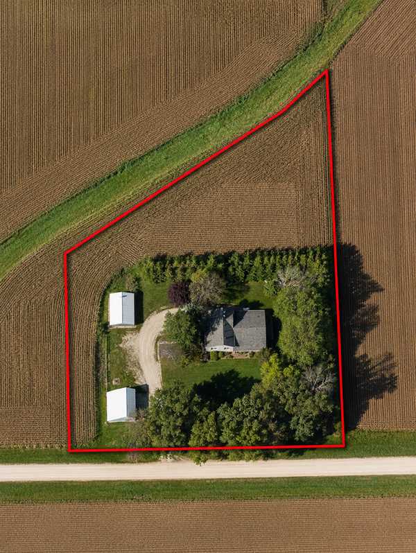44241 70th AVE, Kenyon, MN 55946