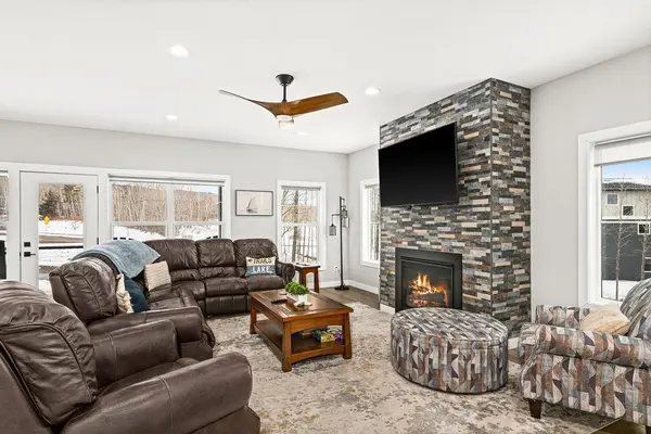121 Kayak View CT, Duluth, MN 55808