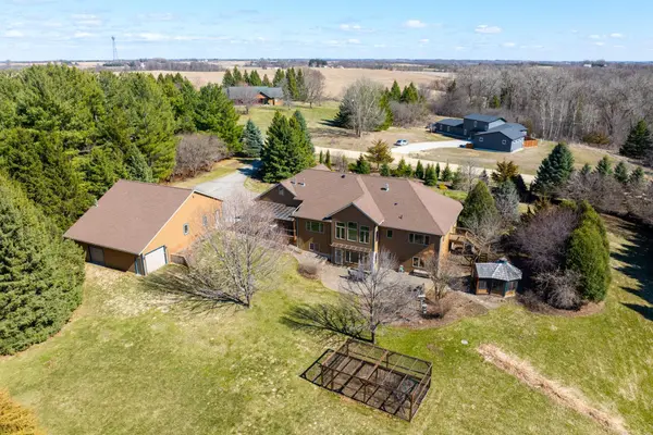 30915 Hay Creek Hills DR, Red Wing, MN 55066