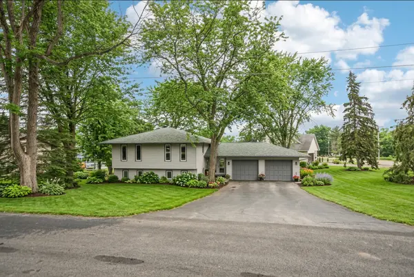 3250 Williams LN, Mound, MN 55364
