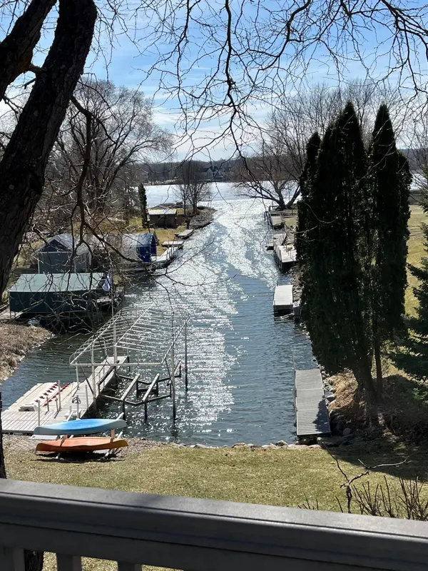 3250 Williams LN, Mound, MN 55364