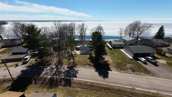 43333 Vista RD, Isle, MN 56342