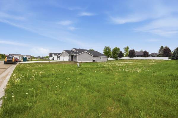 2327 Nature LN, Hawley, MN 56549