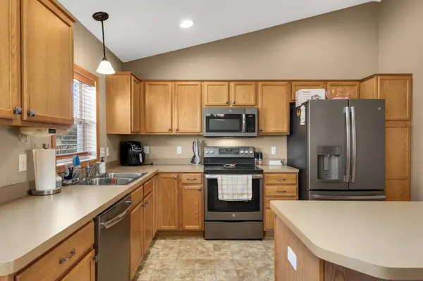 615 Dillon AVE N, Montrose, MN 55363