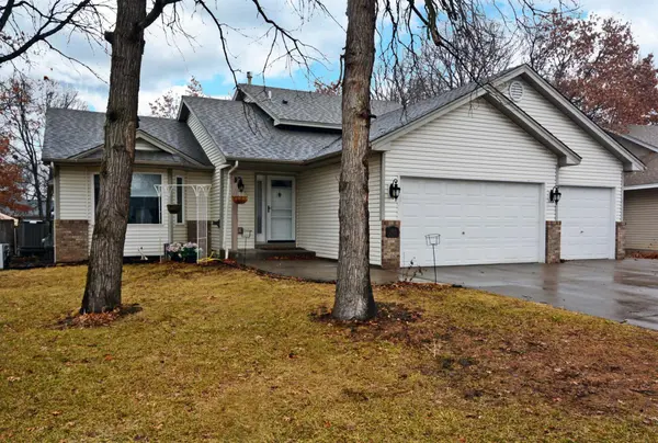 2813 232nd LN NW, Saint Francis, MN 55070