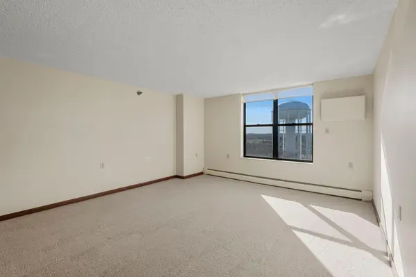 7600 Golden Valley RD #1004, Golden Valley, MN 55427