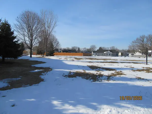 860 Brady LN, New Richmond, WI 54017