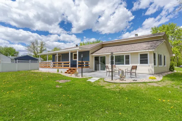 918 Marian ST, Waterville, MN 56096