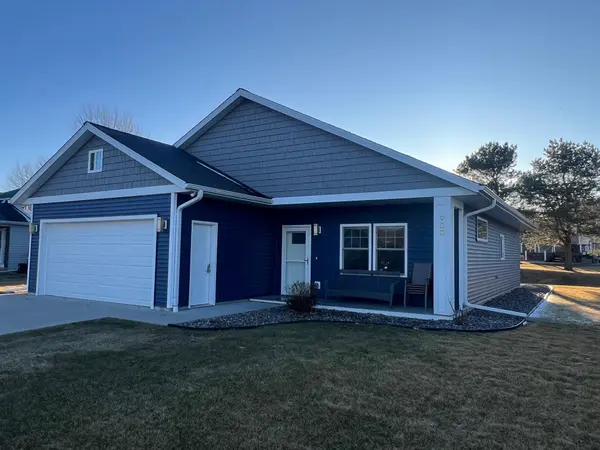 900 8th AVE SW, Pine Island, MN 55963