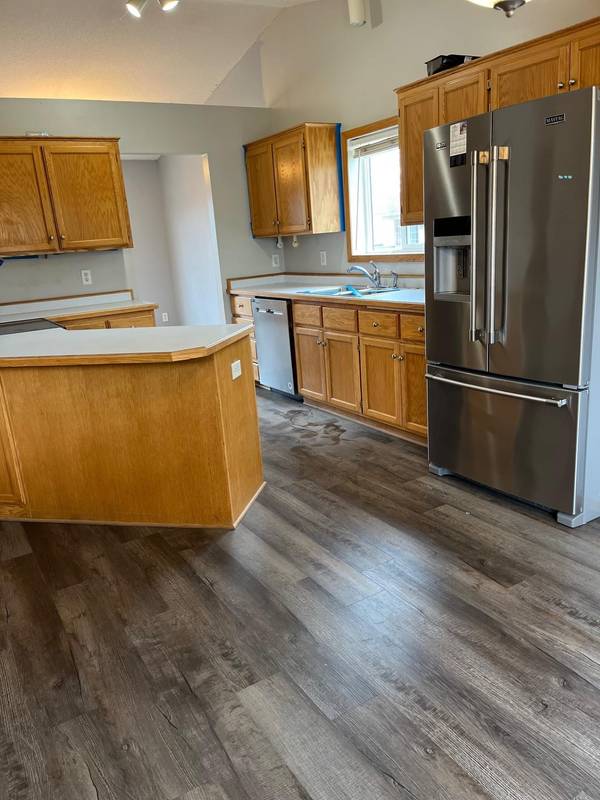 833 S Walnut ST, Belle Plaine, MN 56011