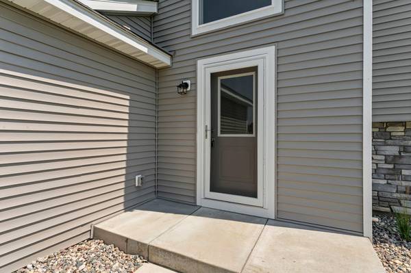 2017 Aster Lane, Mankato, MN 56001