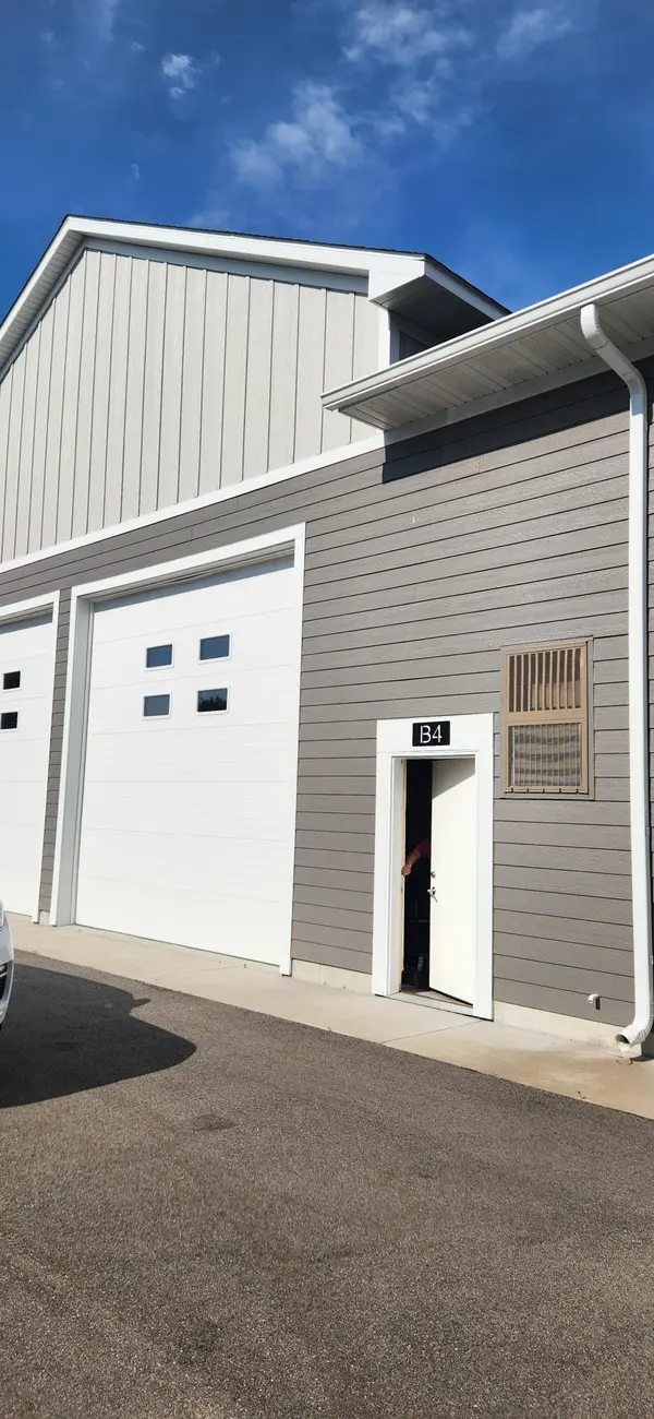 721 Industrial BLVD #B4, Watertown, MN 55388