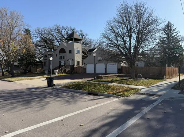 227 W 5th ST, Mankato, MN 56001