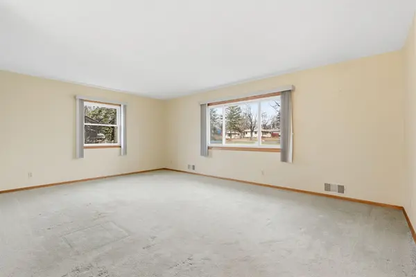 5221 Sumter AVE N, New Hope, MN 55428
