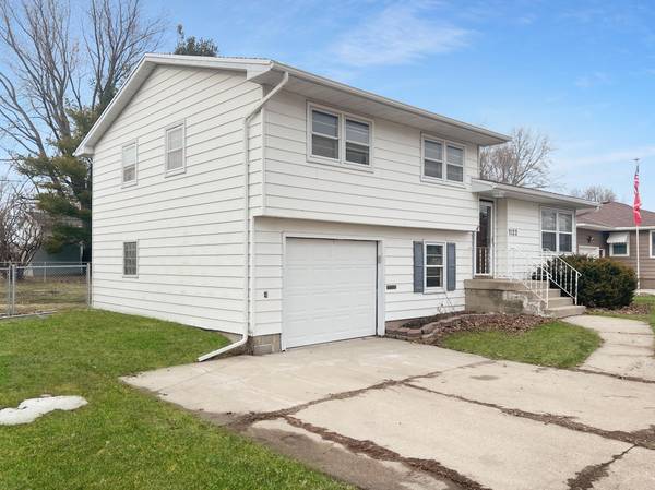 1122 S State ST, Fairmont, MN 56031