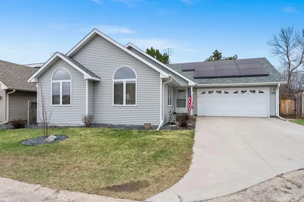 420 Village CT, Cambridge, MN 55008