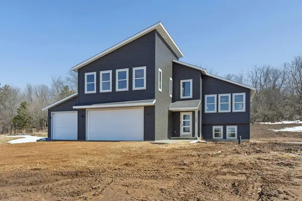 739 Magoo RD, Hudson, WI 54016