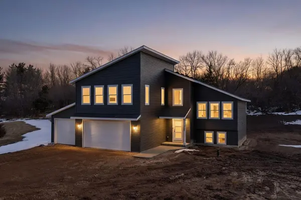 739 Magoo RD, Hudson, WI 54016