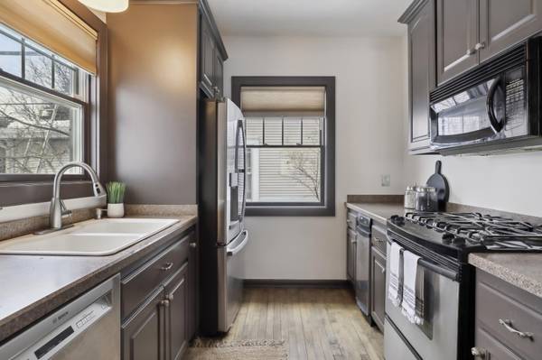 3011 W 47th ST, Minneapolis, MN 55410