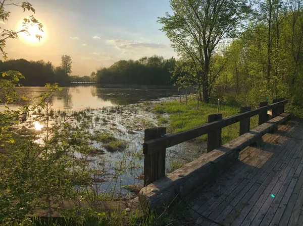 981 Peninsula Point RD, Shakopee, MN 55379