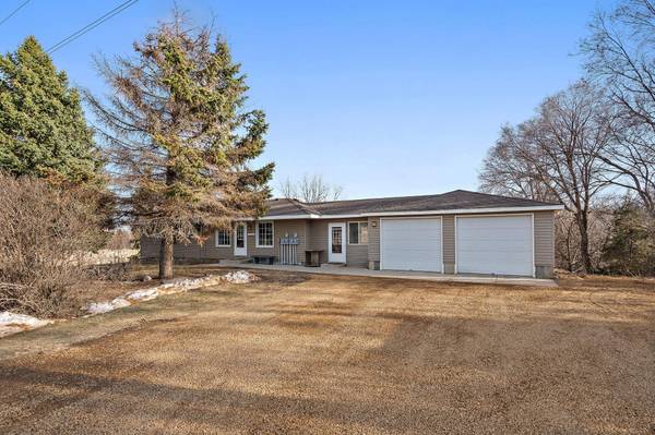 17375 Homestead RD, Carver, MN 55315