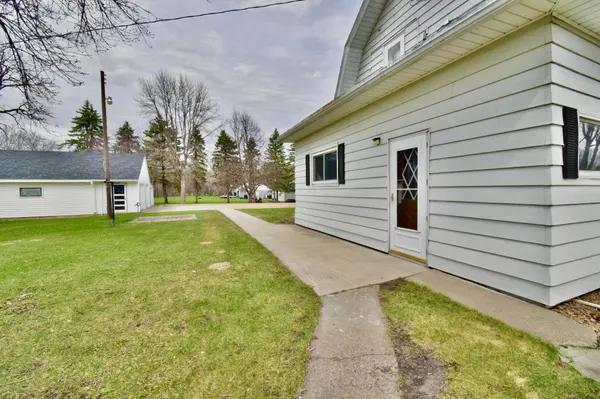 140 1st AVE N, Brownton, MN 55312