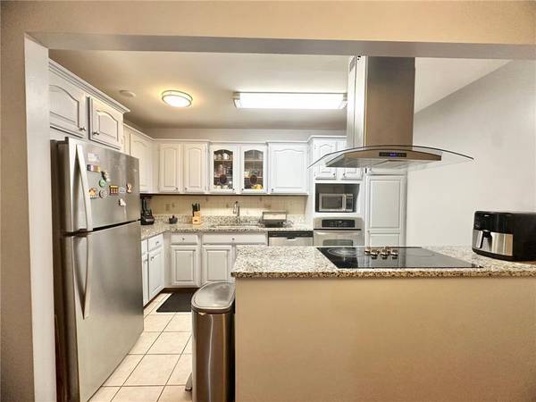 4120 Parklawn AVE #134, Edina, MN 55435