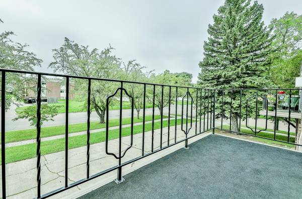 1516 19 1/2 ST S #6, Moorhead, MN 56560