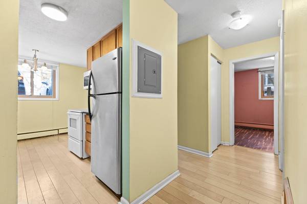 520 Ridgewood AVE #4, Minneapolis, MN 55403