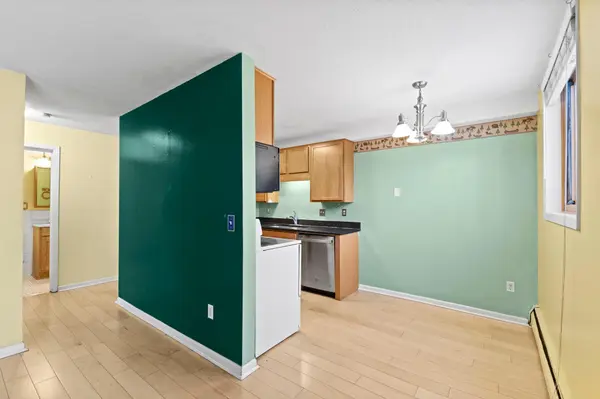 520 Ridgewood AVE #4, Minneapolis, MN 55403