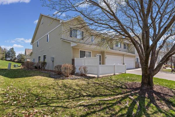 3053 Juniper LN #D, Woodbury, MN 55125