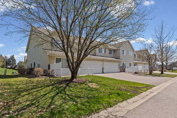 3053 Juniper LN #D, Woodbury, MN 55125