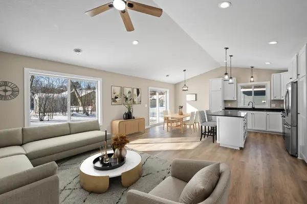 7268 Hawthorne CT, North Branch, MN 55056