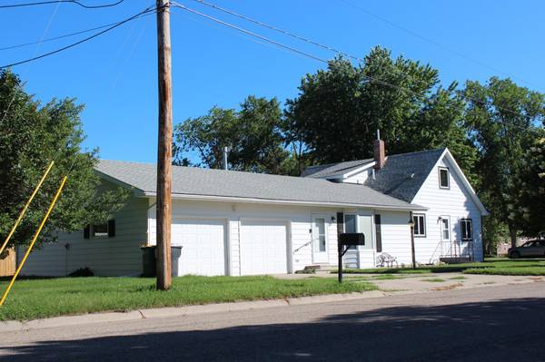 222 Washington AVE, Hatton, ND 58240