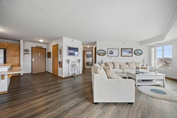 2155 6th LN SE #202, Cambridge, MN 55008