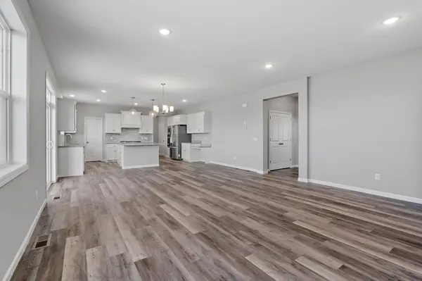995 Willow Glen AVE, Somerset, WI 54025