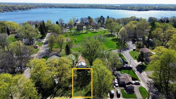 2914 Meadow LN, Mound, MN 55364