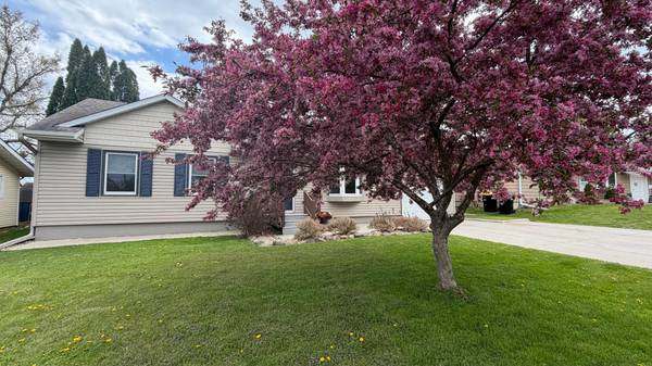500 6th ST NE, Stewartville, MN 55976