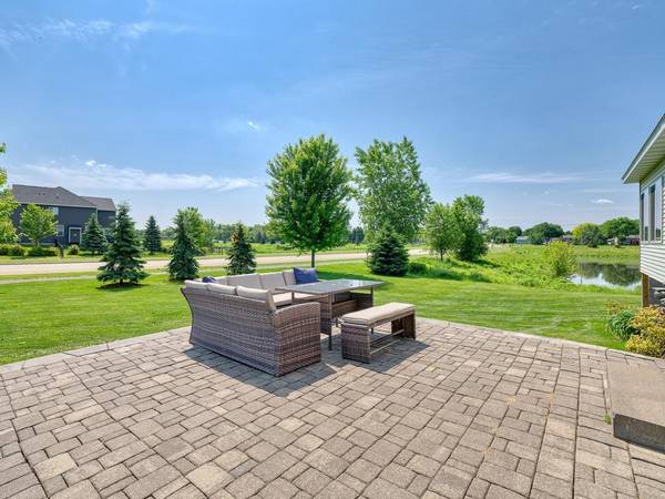 6024 158th ST W, Apple Valley, MN 55124