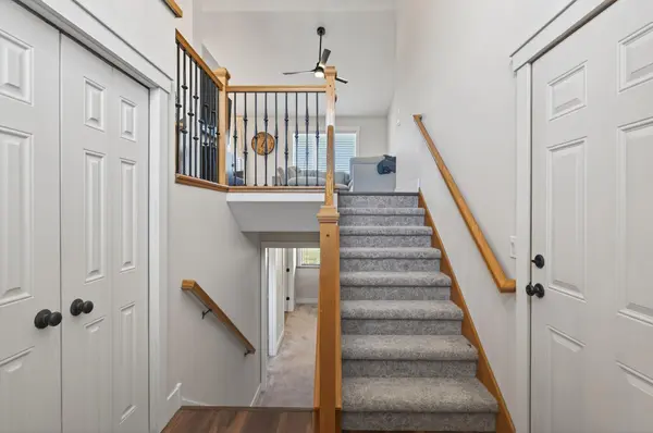 929 Farmers Ridge TRL, Belle Plaine, MN 56011