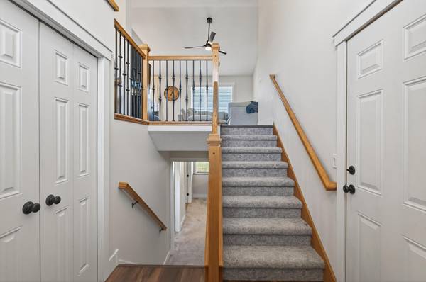 929 Farmers Ridge TRL, Belle Plaine, MN 56011