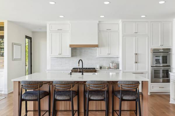 138 2nd ST, Excelsior, MN 55331